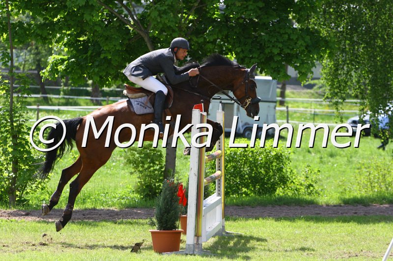 005M7011_Lavarius_M Springen x.JPG